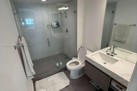 Condo in Miami, Florida, 2 bedrooms № 2191358 - photo 7