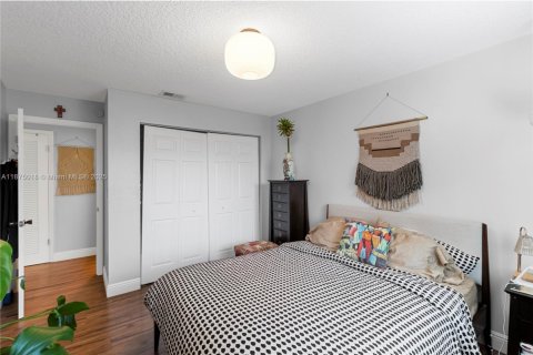 House in Sunrise, Florida 3 bedrooms, 140.1 sq.m. № 1923895 - photo 14