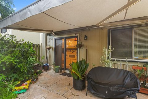 House in Sunrise, Florida 3 bedrooms, 140.1 sq.m. № 1923895 - photo 27