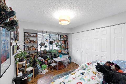 House in Sunrise, Florida 3 bedrooms, 140.1 sq.m. № 1923895 - photo 20