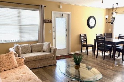 Copropriété à vendre à Deerfield Beach, Floride: 2 chambres, 79.9 m2 № 2265689 - photo 5