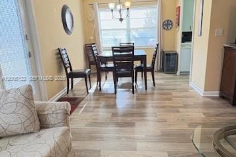 Copropriété à vendre à Deerfield Beach, Floride: 2 chambres, 79.9 m2 № 2265689 - photo 6