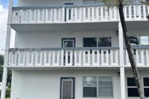 Copropriété à vendre à Deerfield Beach, Floride: 2 chambres, 79.9 m2 № 2265689 - photo 22