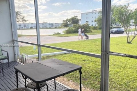 Copropriété à vendre à Deerfield Beach, Floride: 2 chambres, 79.9 m2 № 2265689 - photo 17