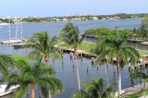 Condo in Lantana, Florida, 1 bedroom № 2317601