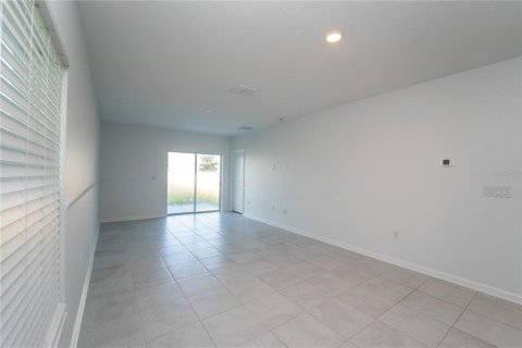 House in Davenport, Florida 3 bedrooms, 133.04 sq.m. № 1912151 - photo 6