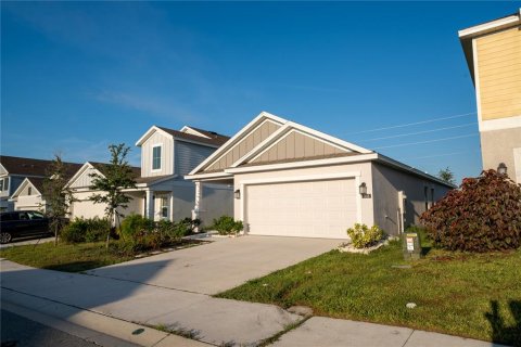 House in Davenport, Florida 3 bedrooms, 133.04 sq.m. № 1912151 - photo 2