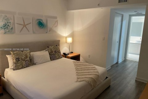 Купить кондоминиум в Халландейл-Бич, Флорида 2 спальни, 96.34м2, № 2001923 - фото 9