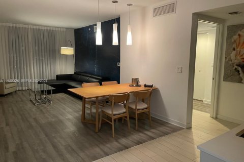 Купить кондоминиум в Халландейл-Бич, Флорида 2 спальни, 96.34м2, № 2001923 - фото 5