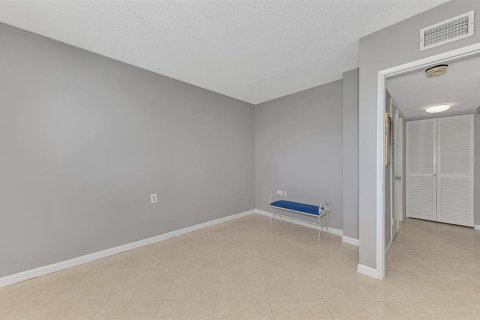 Copropriété à vendre à Sarasota, Floride: 2 chambres, 75.81 m2 № 2349201 - photo 28