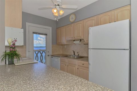 Copropriété à vendre à Sarasota, Floride: 2 chambres, 75.81 m2 № 2349201 - photo 16