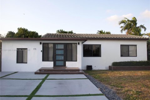 Villa ou maison à vendre à Hialeah, Floride: 3 chambres, 101.26 m2 № 1809482 - photo 13