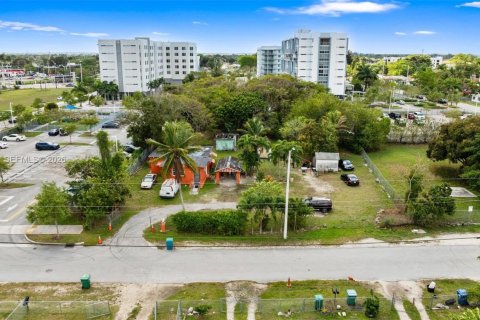 Immobilier commercial à vendre à Miami, Floride № 2049585 - photo 10