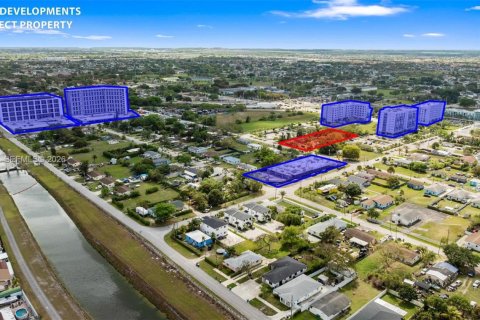 Immobilier commercial à vendre à Miami, Floride № 2049585 - photo 2