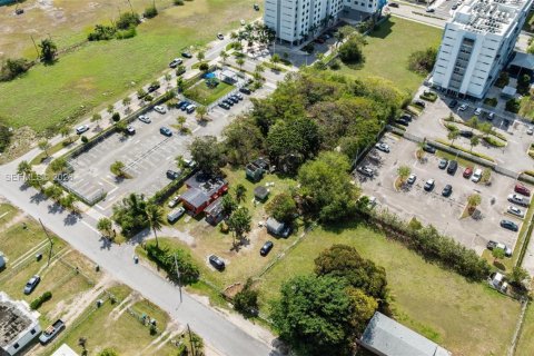 Immobilier commercial à vendre à Miami, Floride № 2049585 - photo 4