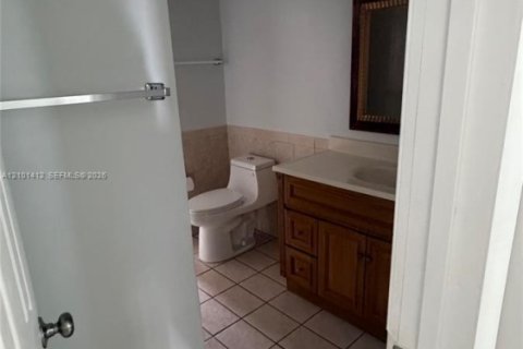 Casa en alquiler en Homestead, Florida, 8 dormitorios, 430.97 m2 № 2404155 - foto 9