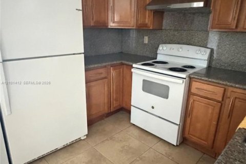 Casa en alquiler en Homestead, Florida, 8 dormitorios, 430.97 m2 № 2404155 - foto 5