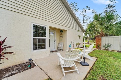 Condo in New Port Richey, Florida, 2 bedrooms  № 2383335 - photo 19
