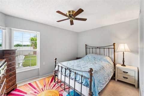 Condo in New Port Richey, Florida, 2 bedrooms  № 2383335 - photo 16