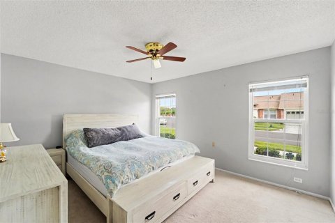 Condo in New Port Richey, Florida, 2 bedrooms  № 2383335 - photo 13