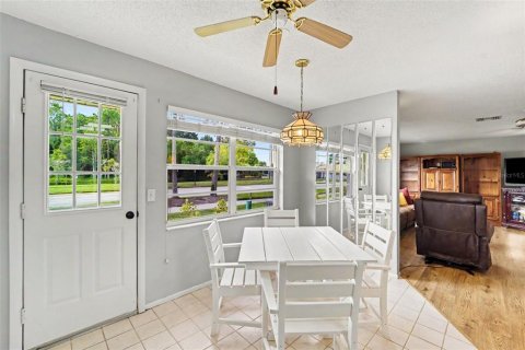 Condo in New Port Richey, Florida, 2 bedrooms  № 2383335 - photo 11