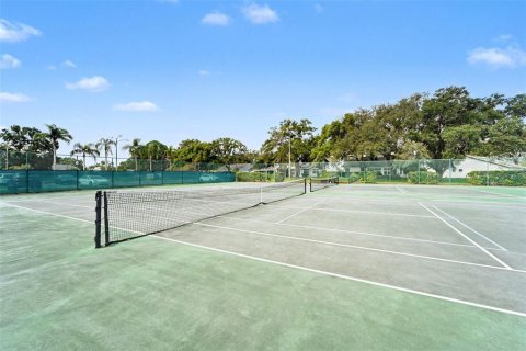Condo in New Port Richey, Florida, 2 bedrooms  № 2383335 - photo 23