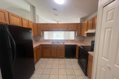 House in Poinciana, Florida 3 bedrooms, 150.41 sq.m. № 2379010 - photo 15