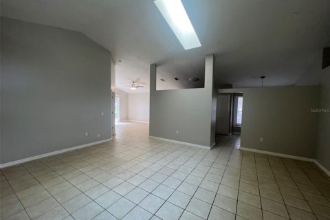 House in Poinciana, Florida 3 bedrooms, 150.41 sq.m. № 2379010 - photo 10