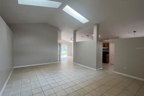 House in Poinciana, Florida 3 bedrooms, 150.41 sq.m. № 2379010 - photo 3