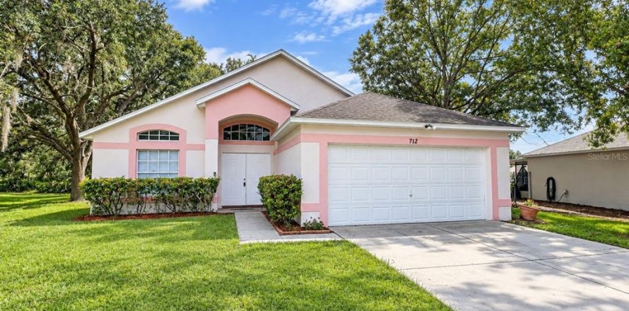 House in Poinciana, Florida 3 bedrooms, 150.41 sq.m. № 2379010