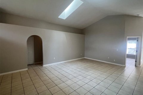 House in Poinciana, Florida 3 bedrooms, 150.41 sq.m. № 2379010 - photo 11