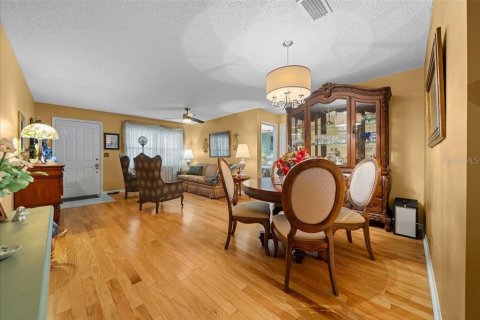 House in Ocala, Florida 2 bedrooms, 145.95 sq.m. № 1910571 - photo 10