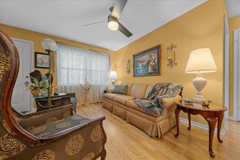House in Ocala, Florida 2 bedrooms, 145.95 sq.m. № 1910571 - photo 7
