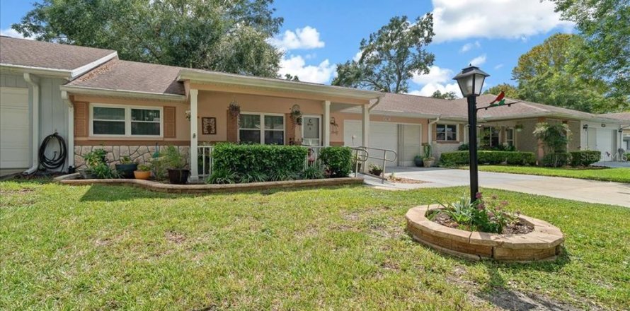 Villa ou maison à Ocala, Floride 2 chambres, 145.95 m2 № 1910571