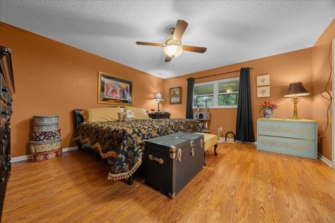 House in Ocala, Florida 2 bedrooms, 145.95 sq.m. № 1910571 - photo 16