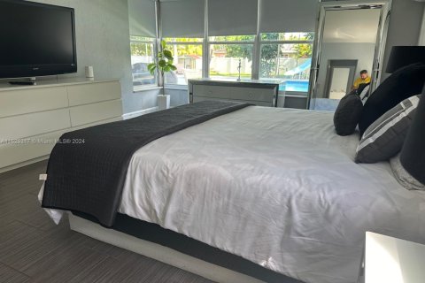 Casa en venta en Hollywood, Florida, 4 dormitorios, 250.84 m2 № 1859710 - foto 17