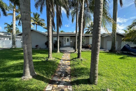 Casa en venta en Hollywood, Florida, 4 dormitorios, 250.84 m2 № 1859710 - foto 3