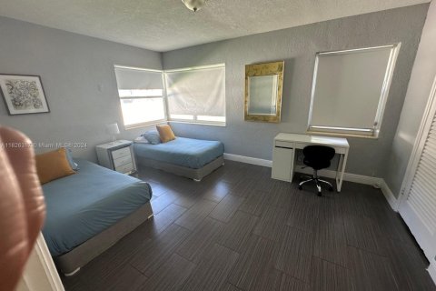 Casa en venta en Hollywood, Florida, 4 dormitorios, 250.84 m2 № 1859710 - foto 24