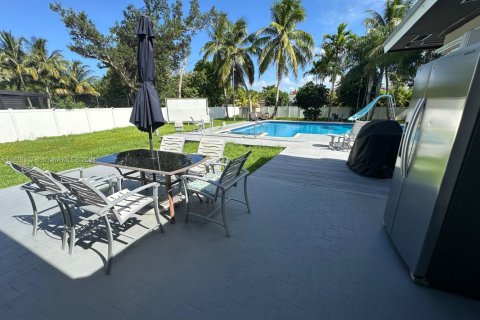 Casa en venta en Hollywood, Florida, 4 dormitorios, 250.84 m2 № 1859710 - foto 7