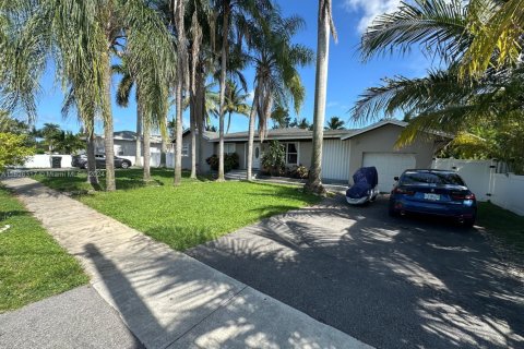 Casa en venta en Hollywood, Florida, 4 dormitorios, 250.84 m2 № 1859710 - foto 4
