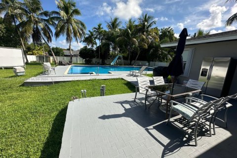Casa en venta en Hollywood, Florida, 4 dormitorios, 250.84 m2 № 1859710 - foto 8