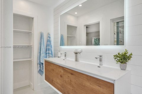 House in Boca Raton, Florida 3 bedrooms, 144.83 sq.m. № 2003021 - photo 14