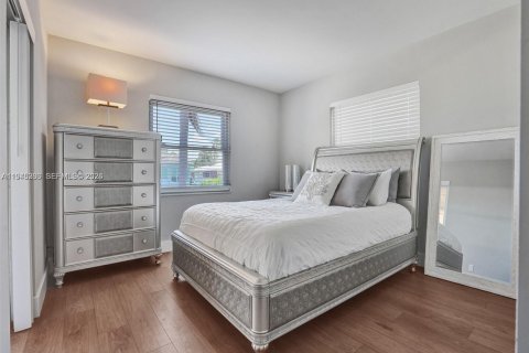 House in Boca Raton, Florida 3 bedrooms, 144.83 sq.m. № 2003021 - photo 23