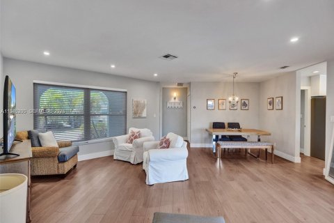 House in Boca Raton, Florida 3 bedrooms, 144.83 sq.m. № 2003021 - photo 22