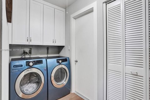 House in Boca Raton, Florida 3 bedrooms, 144.83 sq.m. № 2003021 - photo 29