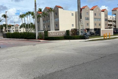 Copropriété à louer à Hialeah, Floride: 2 chambres, 96.71 m2 № 1976668 - photo 4