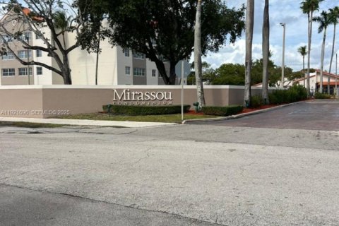 Copropriété à louer à Hialeah, Floride: 2 chambres, 96.71 m2 № 1976668 - photo 2