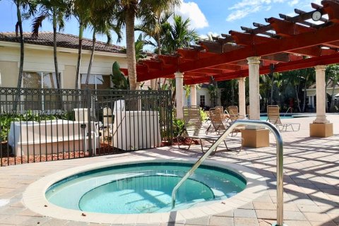 Condo in Miramar, Florida, 2 bedrooms № 2032466 - photo 22