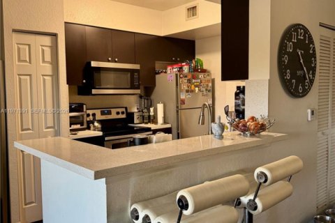 Condo in Miramar, Florida, 2 bedrooms № 2032466 - photo 4