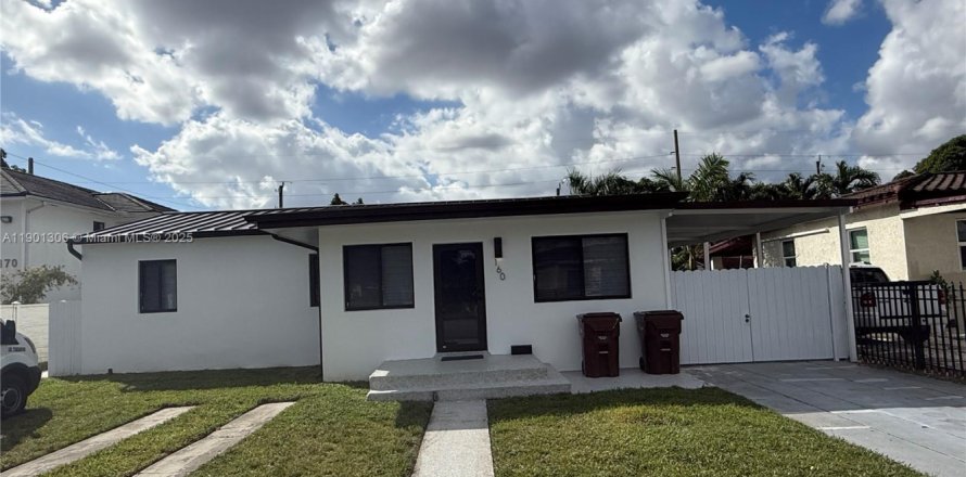 Immobilier commercial à Hialeah, Floride 237.27 m2 № 1953697
